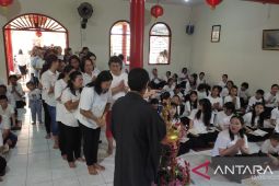 Ketua Vihara Buddhis Svakha berharap dunia damai di hari Waisak