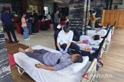 Rayakan HUT ke-13, Swiss-Belhotel Danum gelar aksi sosial bantu penuhi kebutuhan darah