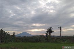 BMKG: Mayoritas kota besar Indonesia berawan-hujan hari ini