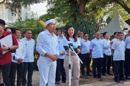 Gubernur Jabar Dedi Mulyadi larang wisuda untuk tekan pinjol