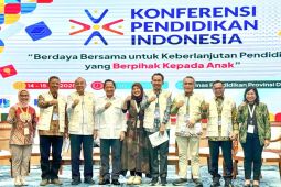 Bupati Jember terima penghargaan nasional di bidang pendidikan