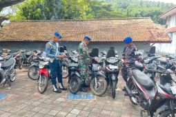Lanal Banten amankan dua truk pengangkut sepeda motor tanpa dokumen