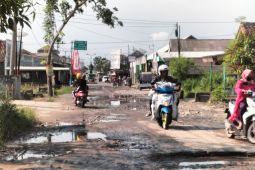 Pemkab Lampung Selatan prioritaskan perbaikan jalan rusak lebih dari 10 tahun