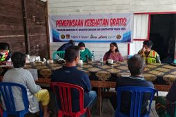 300 warga desa di Kubar ikuti pemeriksaan gratis gelaran PT BEK