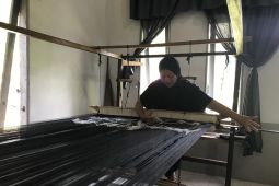Tenun songket tiga motif Singkawang menembus pasar internasional