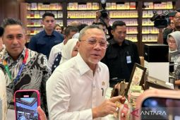 Zulhas: Tidak ada penghentian ekspor kelapa bulat