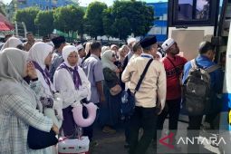 Pemkot Ambon lepas keberangkatan 321 calon haji