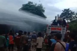 Empat rumah dinas Polsek Belo Bima hangus terbakar