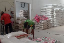 Harga beras medium di pasar tradisional Lebak naik tipis.