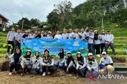 Pemkab Mojokerto apresiasi CSR perusahaan lewat aksi tanam pohon