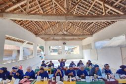Disnakertrans Banten gelar pelatihan make-up, ciptakan usaha baru