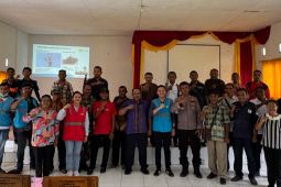 PLN sosialisasikan bahaya listrik bagi warga Kecamatan Omesuri