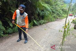Jalan lintas OKU Selatan  amblas sepanjang 51 meter