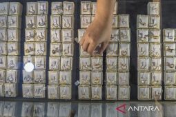 Emas di Pegadaian hari ini kompak naik lagi hingga Rp9.000 per gram