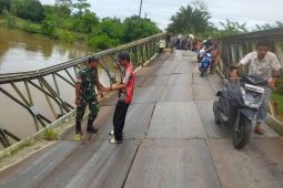 Jembatan di Simeulue nyaris ambruk, ancam pengguna jalan