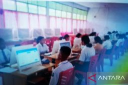Merasakan pelayanan internet di sekolah 3T Supiori