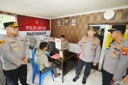 Kapolri tekankan jajarannya sikat premanisme dan optimalkan pelayanan