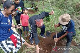 Budayawan dan pegiat lingkungan serukan aksi penyelamatan Gunung Slamet