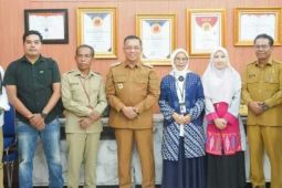 Lestarikan bahasa daerah, Wali Kota Bima terima penghargaan