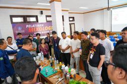 Pemkab Badung bekali keterampilan mixologi calon pengusaha