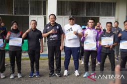 Pemprov Gorontalo serahkan bonus atlet PON yang tertunda