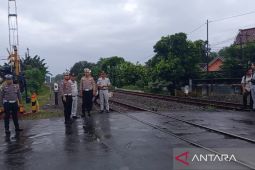Polres Magetan tangani kecelakaan kereta api dengan tujuh motor