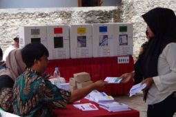 KPU Pesawaran: Daerah kepulauan terima logistik PSU terlebih dahulu