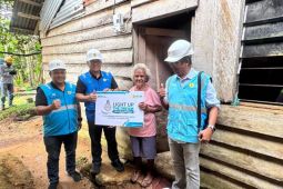 PLN nyalakan listrik bagi masyarakat kurang mampu di Sorong Barat lewat "Light Up The Dream"