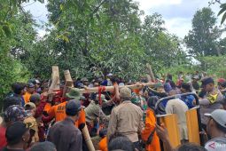 Tim SAR gabungan Situbondo evakuasi jenazah dari dalam sumur 30 meter