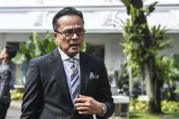 Prabowo tunjuk Dony Oskaria jadi Plt Menteri BUMN