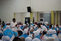 Sekdaprov Jambi  lepas 445 calon haji Kloter 18 asal Kerinci & Merangin