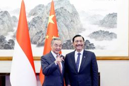 Luhut temui Menlu China Wang Yi bahas kerja sama ekonomi