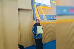 Konsel serahkan SK pengangkatan PPPK Supriyani usai 16 tahun mengabdi