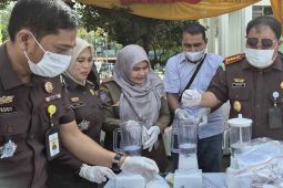 Kejari Banda Aceh musnahkan berbagai jenis barang bukti tindak pidana