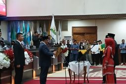 Bunda Salma resmi dilantik menjadi anggota DPR Aceh