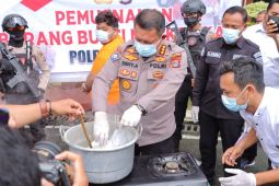 Polresta Palu musnahkan narkoba jenis sabu seberat 2,42 kilogram