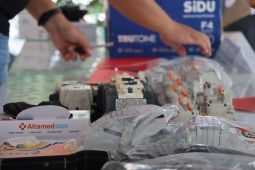 Polisi tangkap dua pencuri komponen kelistrikan PJU di Kota Batu