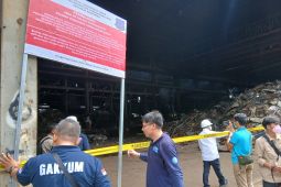 Menteri Hanif Faisol hentikan operasional pabrik peleburan baja di Tangerang