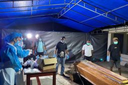 Polres Tanimbar dan Forensik bongkar makam autopsi korban tembak