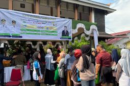 Warga Pontianak Kota serbu pasar murah jelang Idul Adha