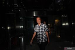 Staf Ahli Menaker usai diperiksa KPK: Tanya penyidik aja