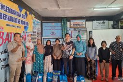 Sekretaris BKKBN RI kunjungi sekolah lansia di Babel