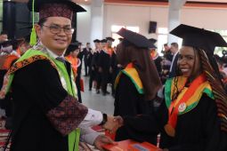 Yonoi Esema selesaikan tugas belajar di Unja melalui program afirmasi