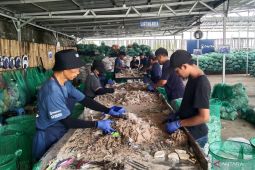 Sampah plastik jadi furnitur cantik