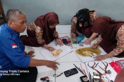 Membangun karakter anak melalui kegiatan positif