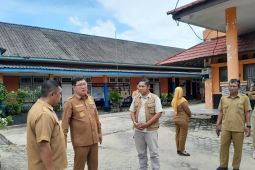 Bupati Belitung Timur tinjau lokasi persiapan pelaksanaan Sekolah Rakyat