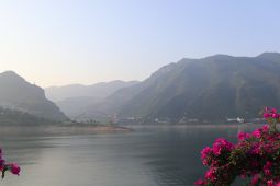 Menyusuri sungai panjang "Yangtze" hingga ke dam raksasa "Tiga Ngarai"