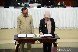 DPRD Provinsi Gorontalo menetapkan dua peraturan daerah