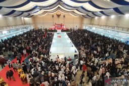 Ribuan pencari kerja serbu bursa lowongan kerja Kabupaten Bekasi 2025