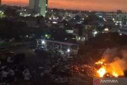 Oknum yang bakar sampah di Cengkareng akan dikenakan sanksi denda